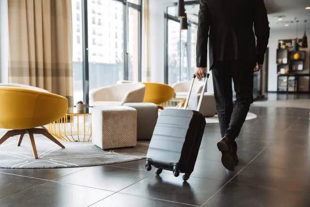 Wsparcie recepcji w kioskach hotelowych
