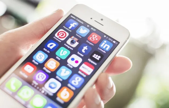 Czy warto kupić iPhone z drugiej ręki i jak nie dać się oszukać?